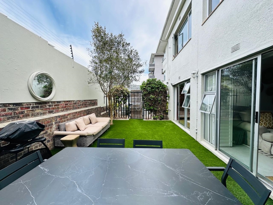 3 Bedroom Property for Sale in Sea Point Western Cape